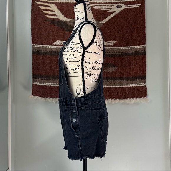 Madewell Adirondack Short Overalls in Washed Black - Picture 4 of 11